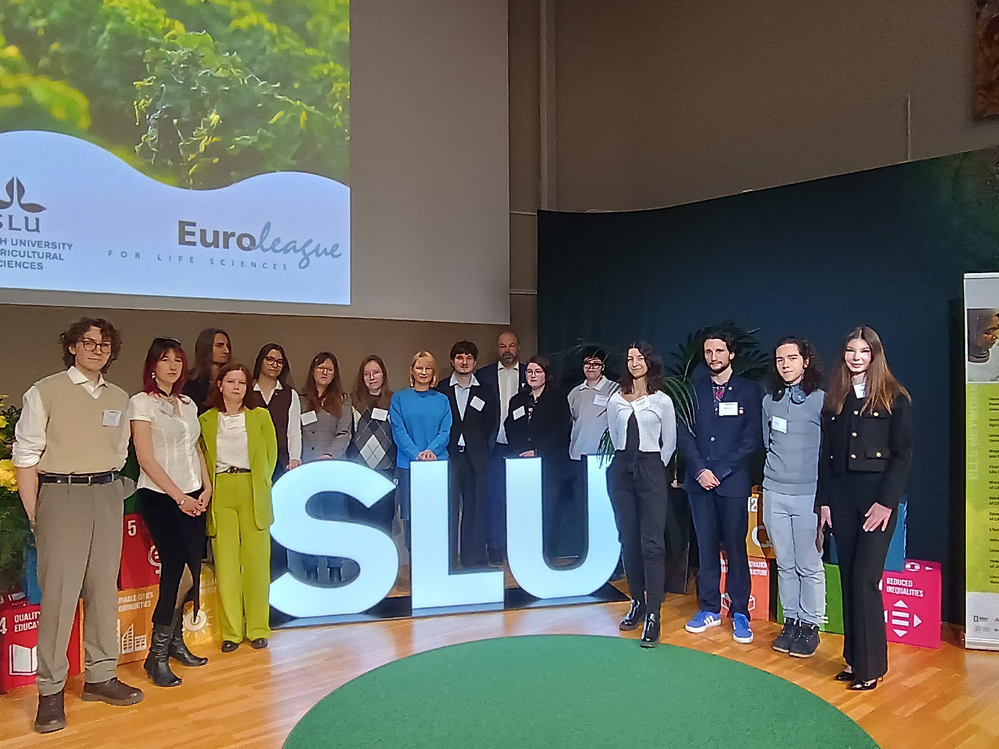 slu zdjęcie grupowe