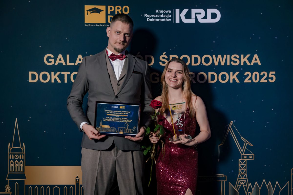 mgr inż. Adrianna Niedzielska i mgr Maciej Dołbień na ściance