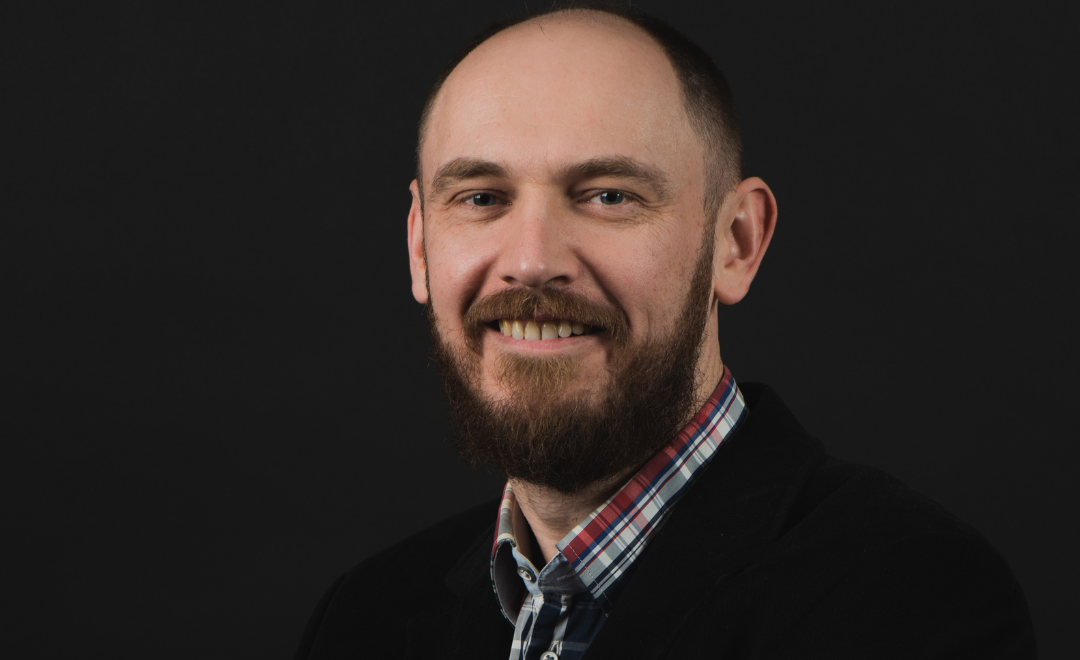 zdjęcie portretowe prof. Jarosława Kurka